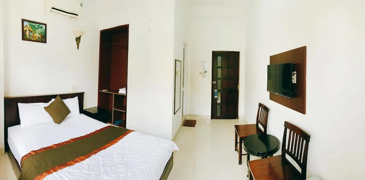 **  Phong Luu Hotel Nha Trang Vietnam